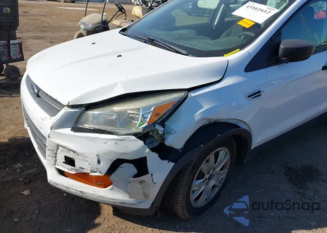 2013 Ford Escape S z USA, uszkodzony, nr VIN 1FMCU0F70DUB93072